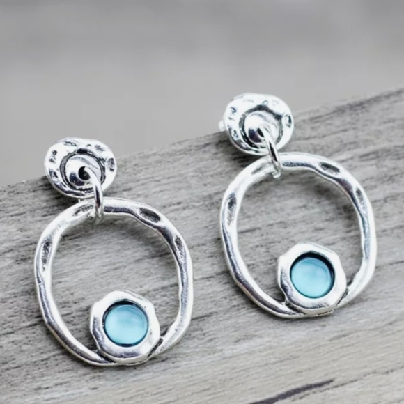 Vintage Style Earrings - Picture 1 of 8